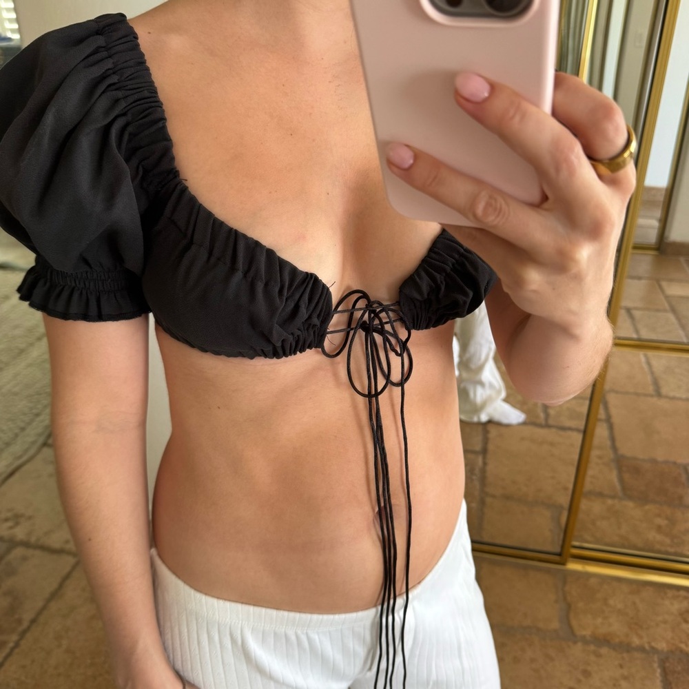 Crop tie front top